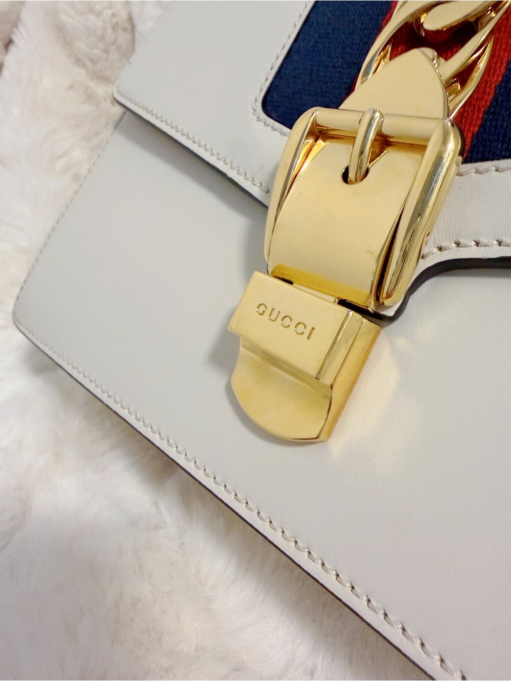Gucci Sylvie small shoulder bag - Picture 2 of 15